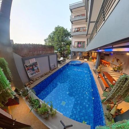 Faraway Suites Ванг-Виенг Экстерьер фото